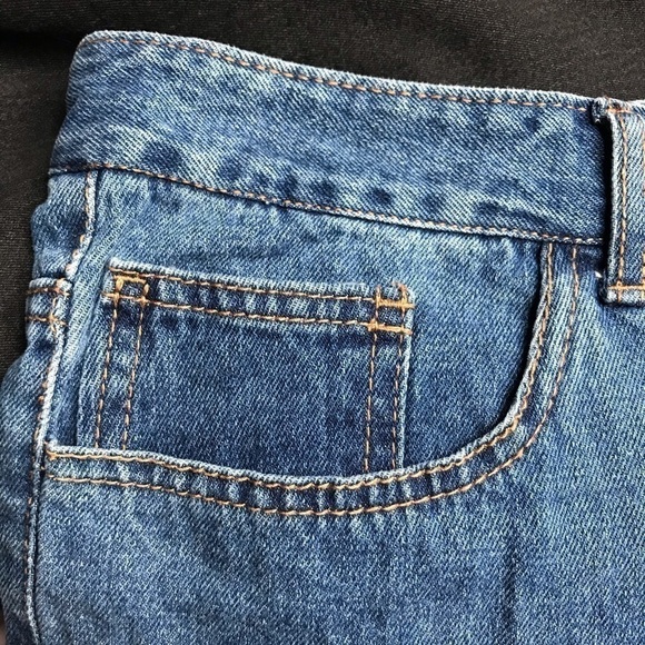 Forever 21 Blue denim Size 30 fringed hem shorts New With Tag NWT - Picture 2 of 12